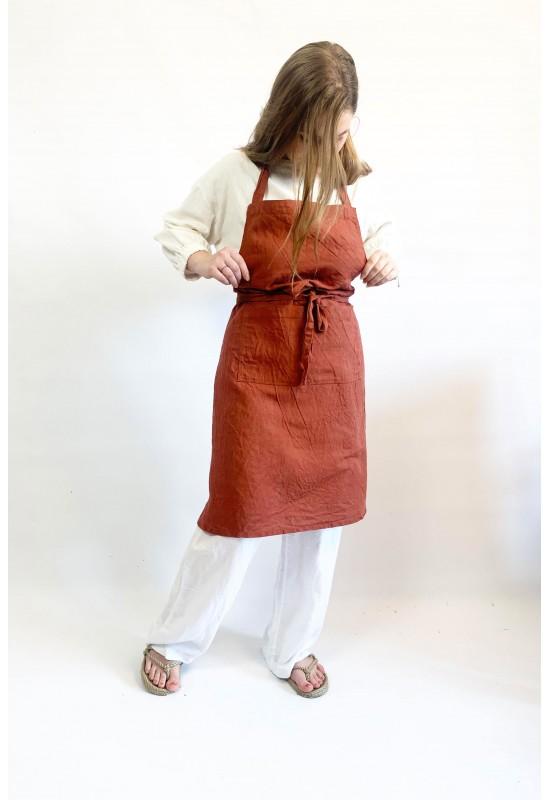 Linen apron with pockets