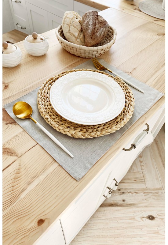 Linen table placemats in Light gray