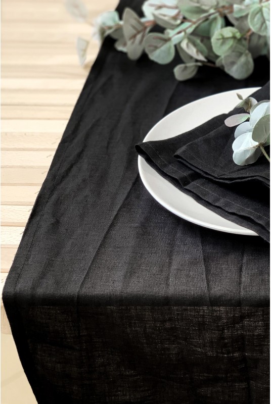 Linen table runner in Black