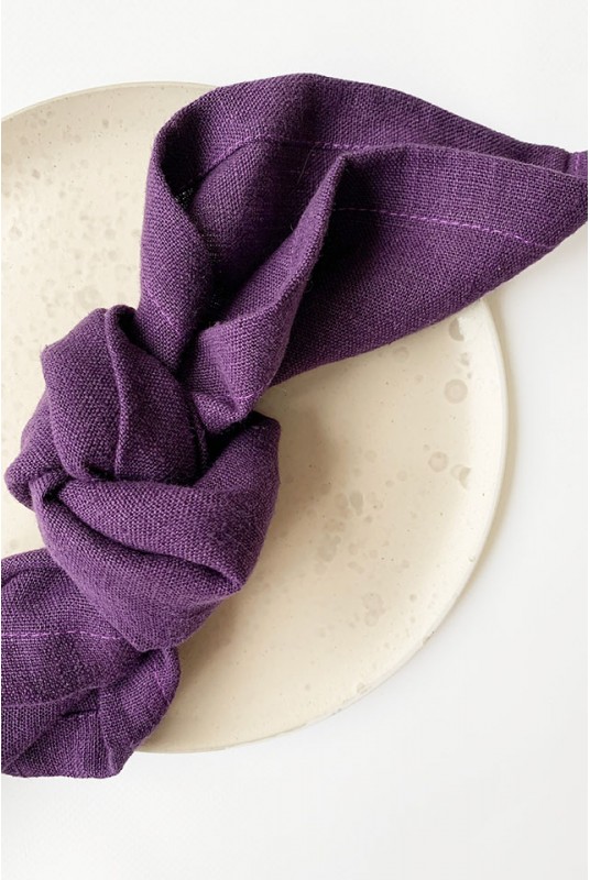 Linen napkins in Violet 