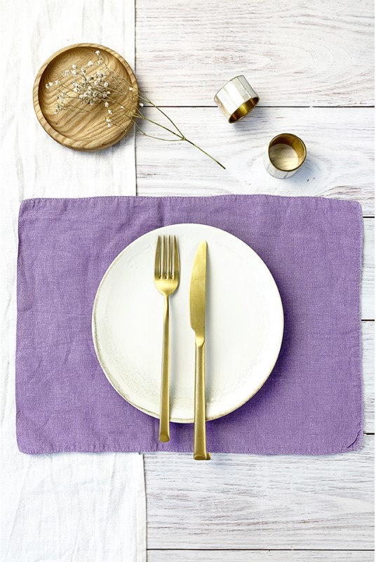 Linen table placemats in Lavender (Purple)