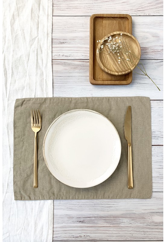 Linen table placemats in Sand