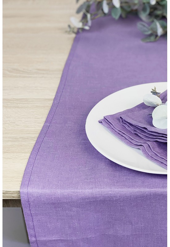 Linen table runner in Lavender (Purple)