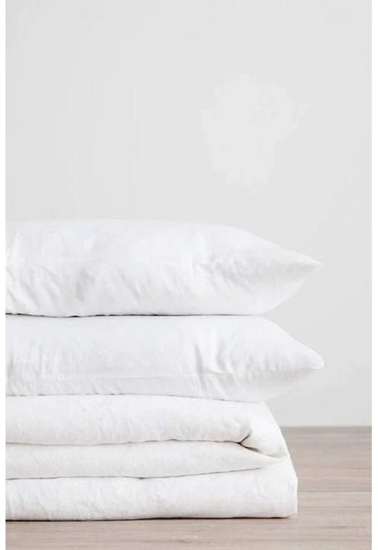 Cotton bedding in Snow white