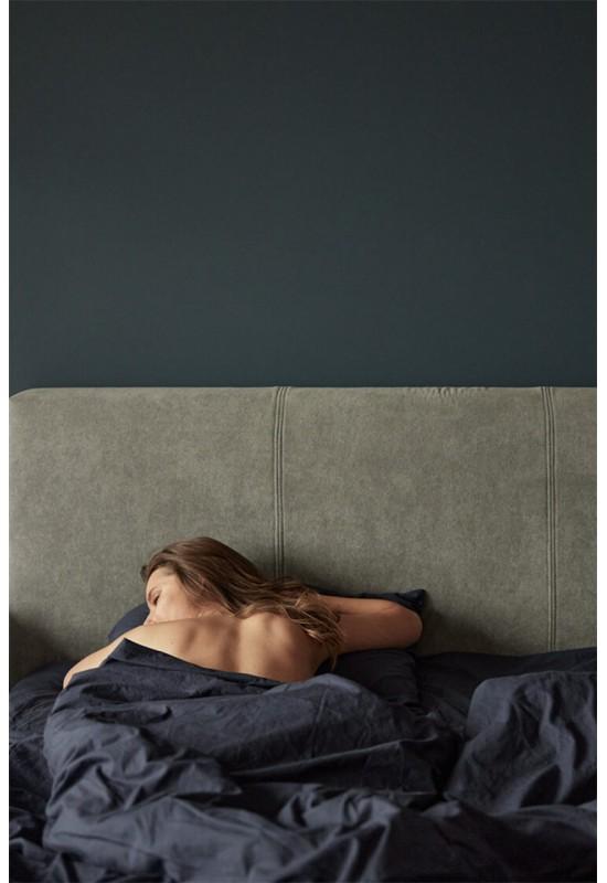 Cotton bedding in Dark blue