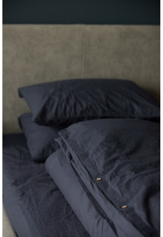 Cotton bedding in Dark blue