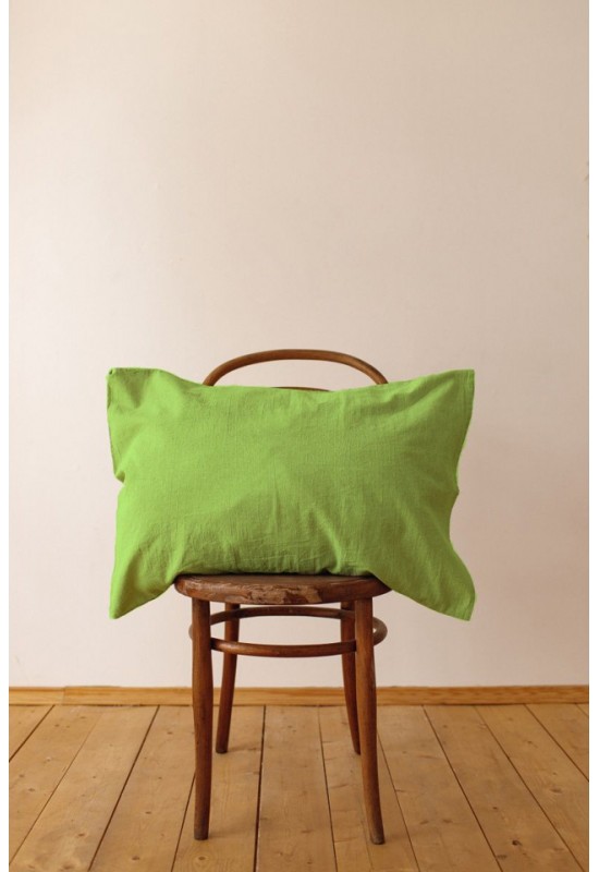 Linen pillowcase with envelope closure 