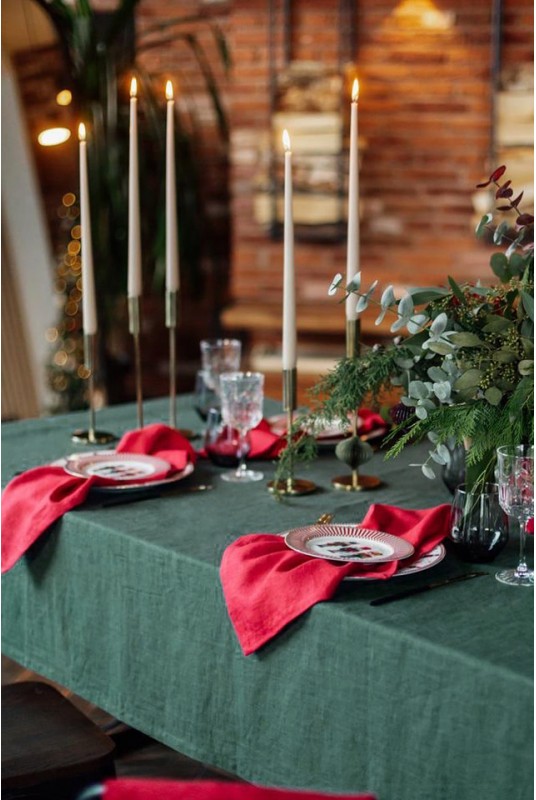 Linen tablecloth in Dark green