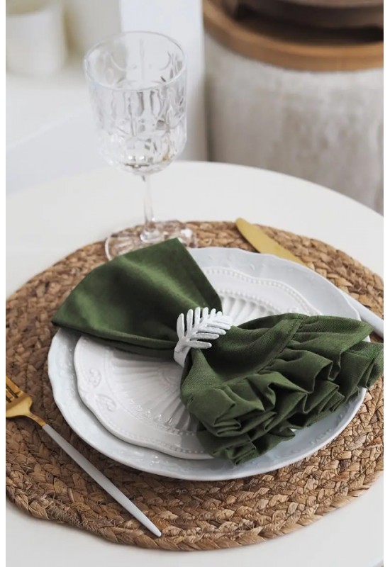 Rectangle Linen Napkins with Ruffles - Elegant Dining Essentials