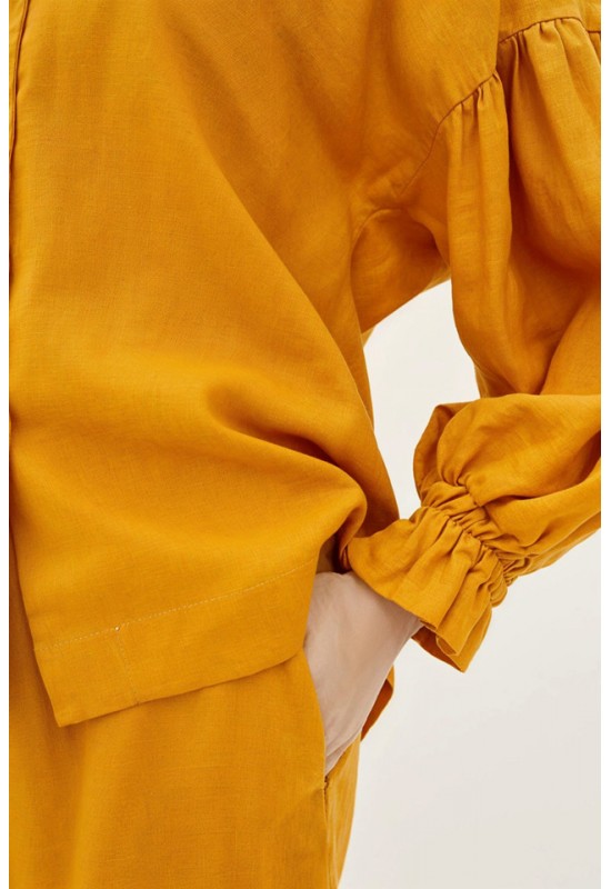 Linen blouse with Puffy long sleeves 