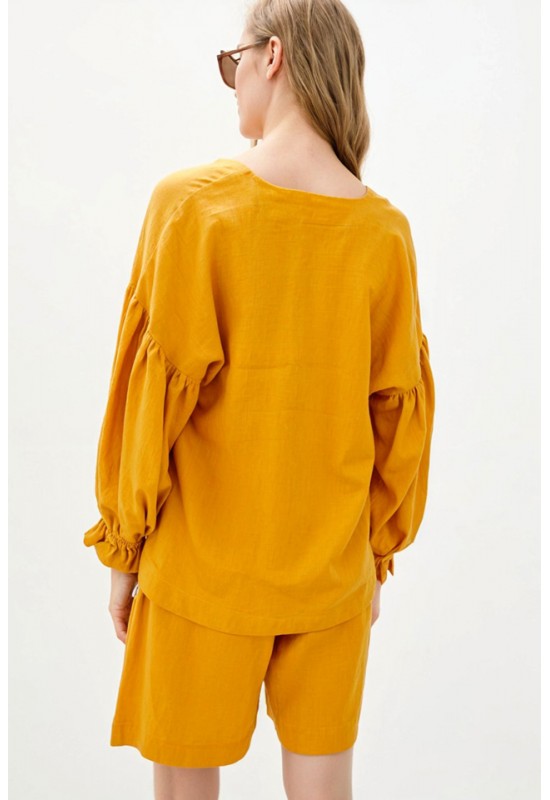 Linen blouse with Puffy long sleeves 