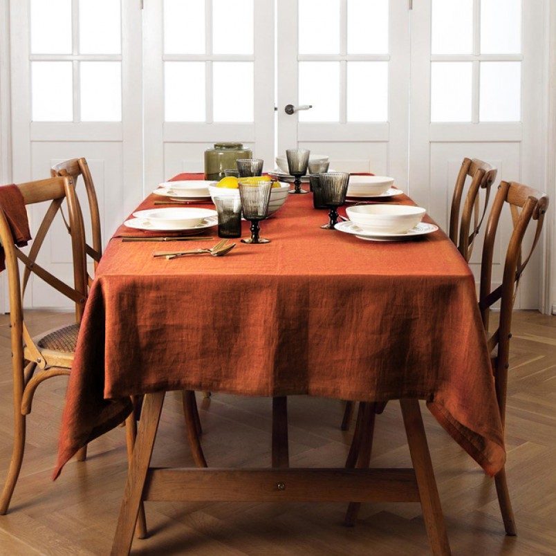 Elevate Your Thanksgiving Table: Linen, Cotton, and Waterproof Cotton Dining Room Linens for a Stunning Setting